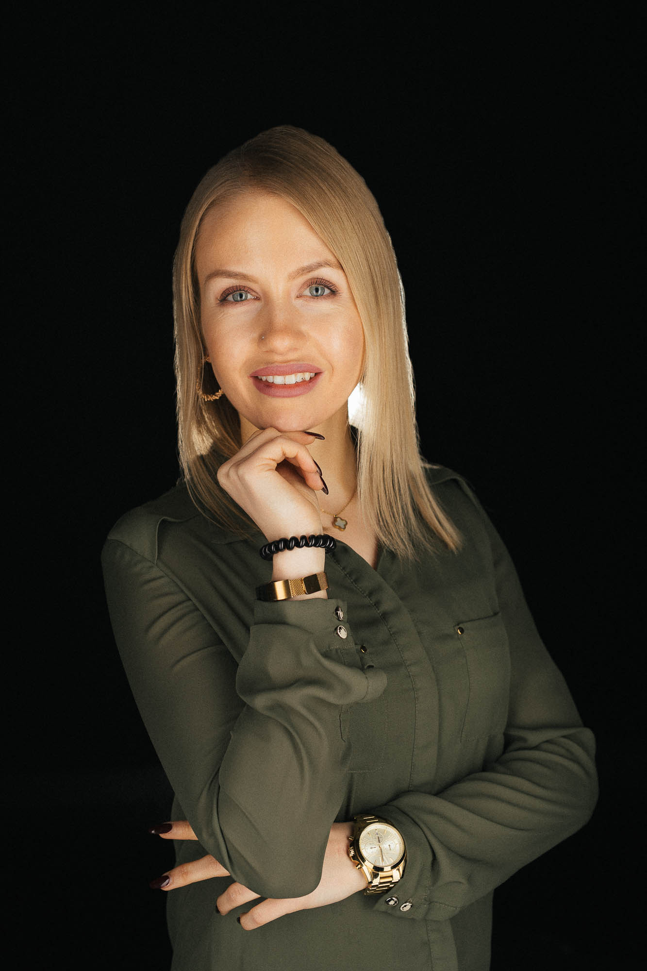 Export x3 Headshot  06524 Dez 01 2019 Bearbeitet Headshots 2019  Miro Nicole Nadine